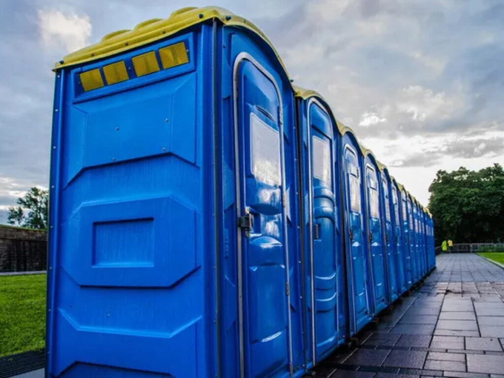 portable toilet rental cost